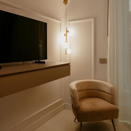 Luxury Apartment-Quartieri Spagn By Alux38 Nápoles Exterior foto